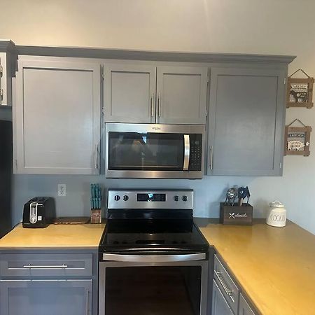 Local With A Side Of Cozy Apartment Enterprise Exterior photo