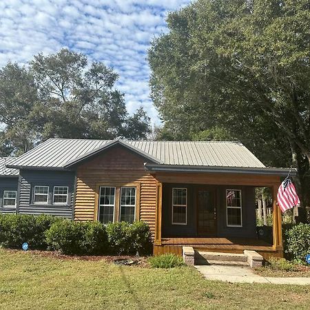 Local With A Side Of Cozy Apartment Enterprise Exterior photo